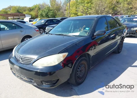 2005 Toyota Camry Le z USA, uszkodzony, nr VIN 4T1BE32K95U053060